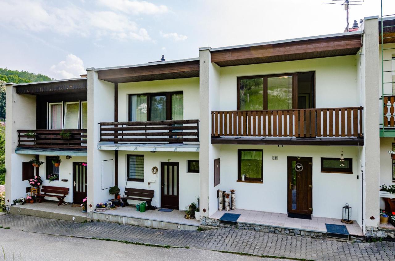Cedron Apartments Benecko Exteriör bild